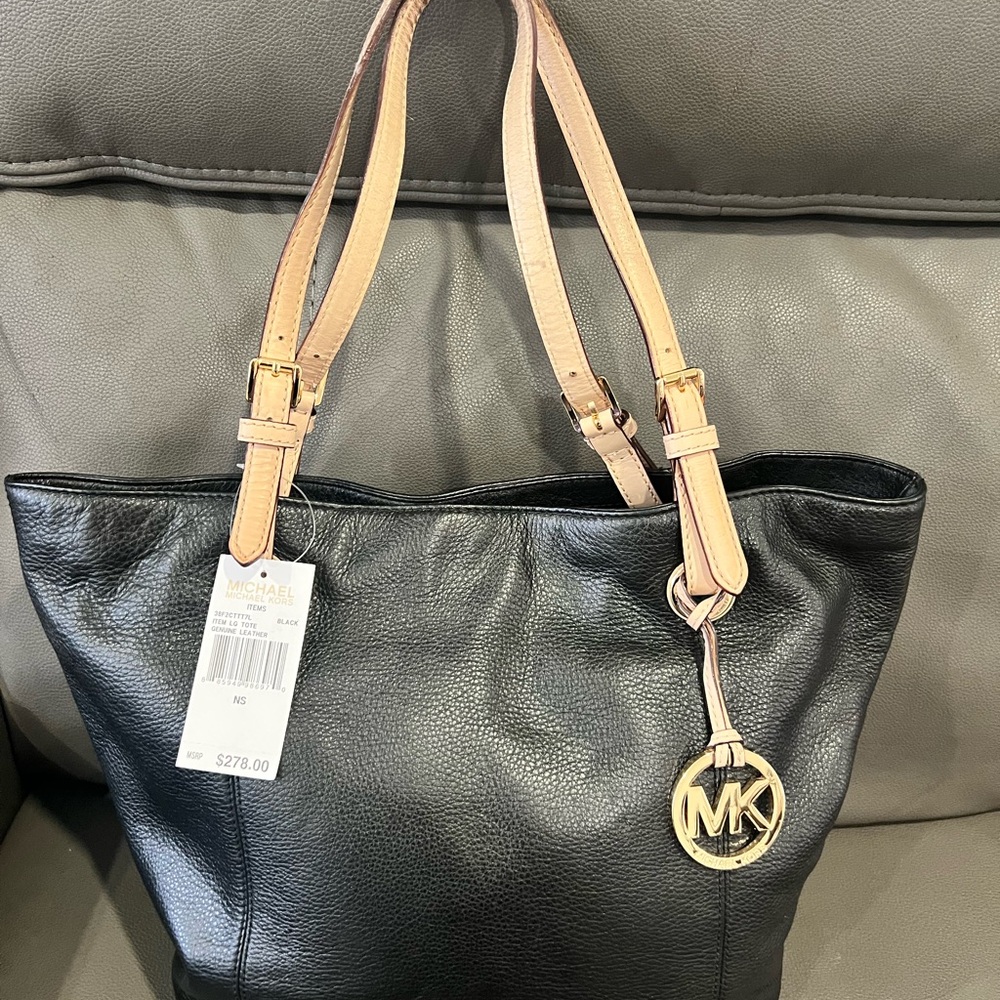 New Michael Kors. Tote